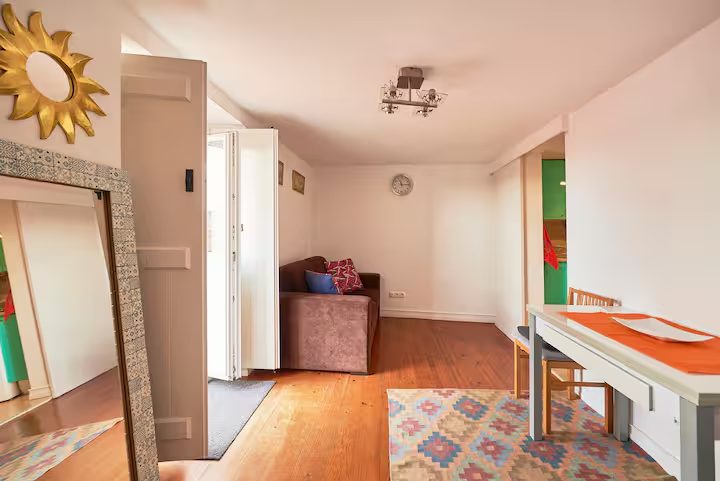 Charming apartment in Alfama — living room