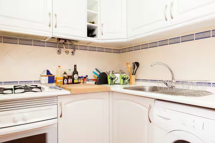 Enjoy Lisbon as a Local — kitchen